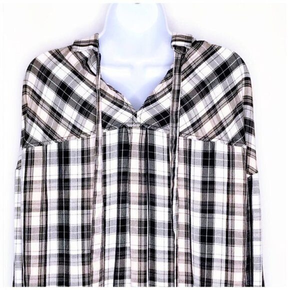 Sanctuary Plaid Tie Back Button Down Shirt size M. Price firm - Picture 4 of 7